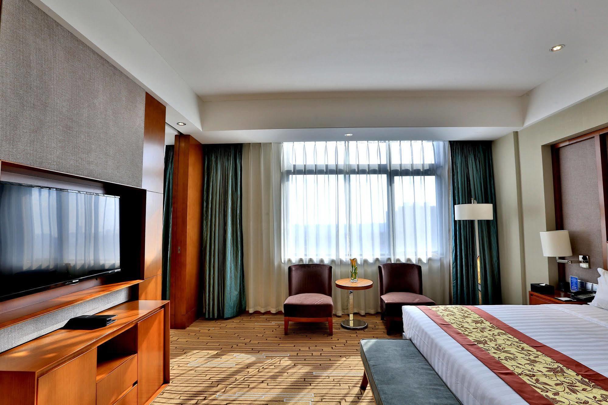 Shenyang Rayfont International Hotel エクステリア 写真